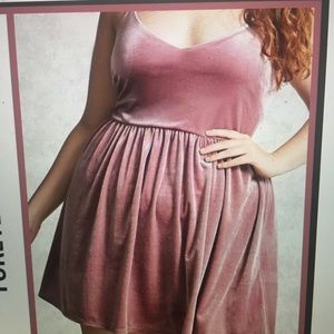 Super Clue Plus Size Velvet Dress